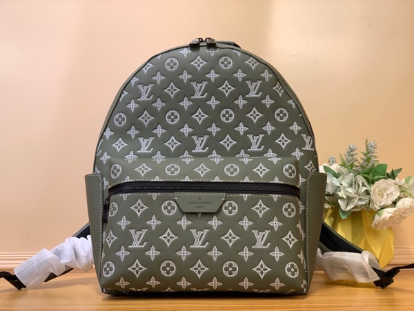 Louis Vuitton Discovery backpack Army Green M12463